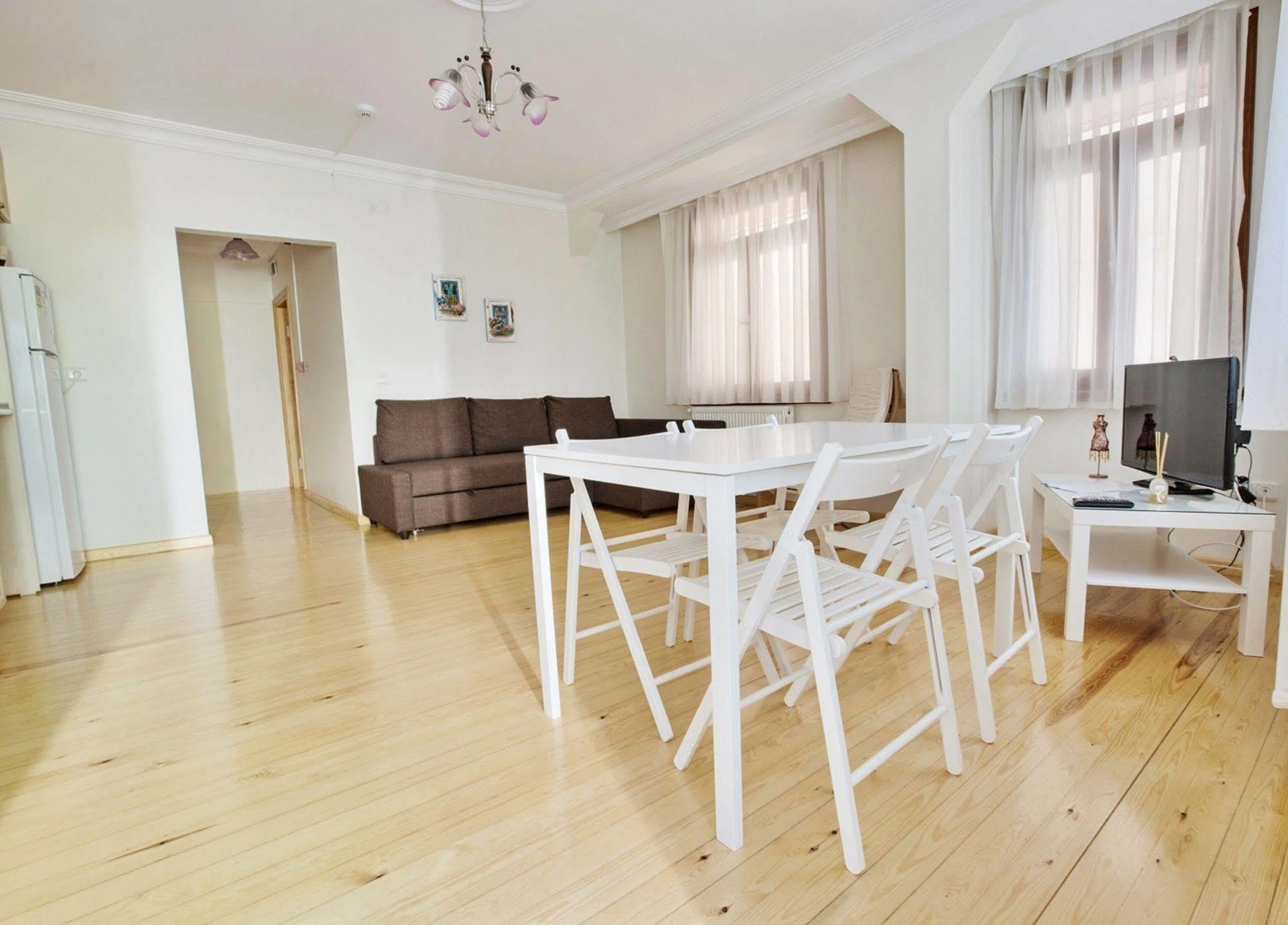 Buyukada Apart Hotel - Sehbal อดาลาร์ ภายนอก รูปภาพ