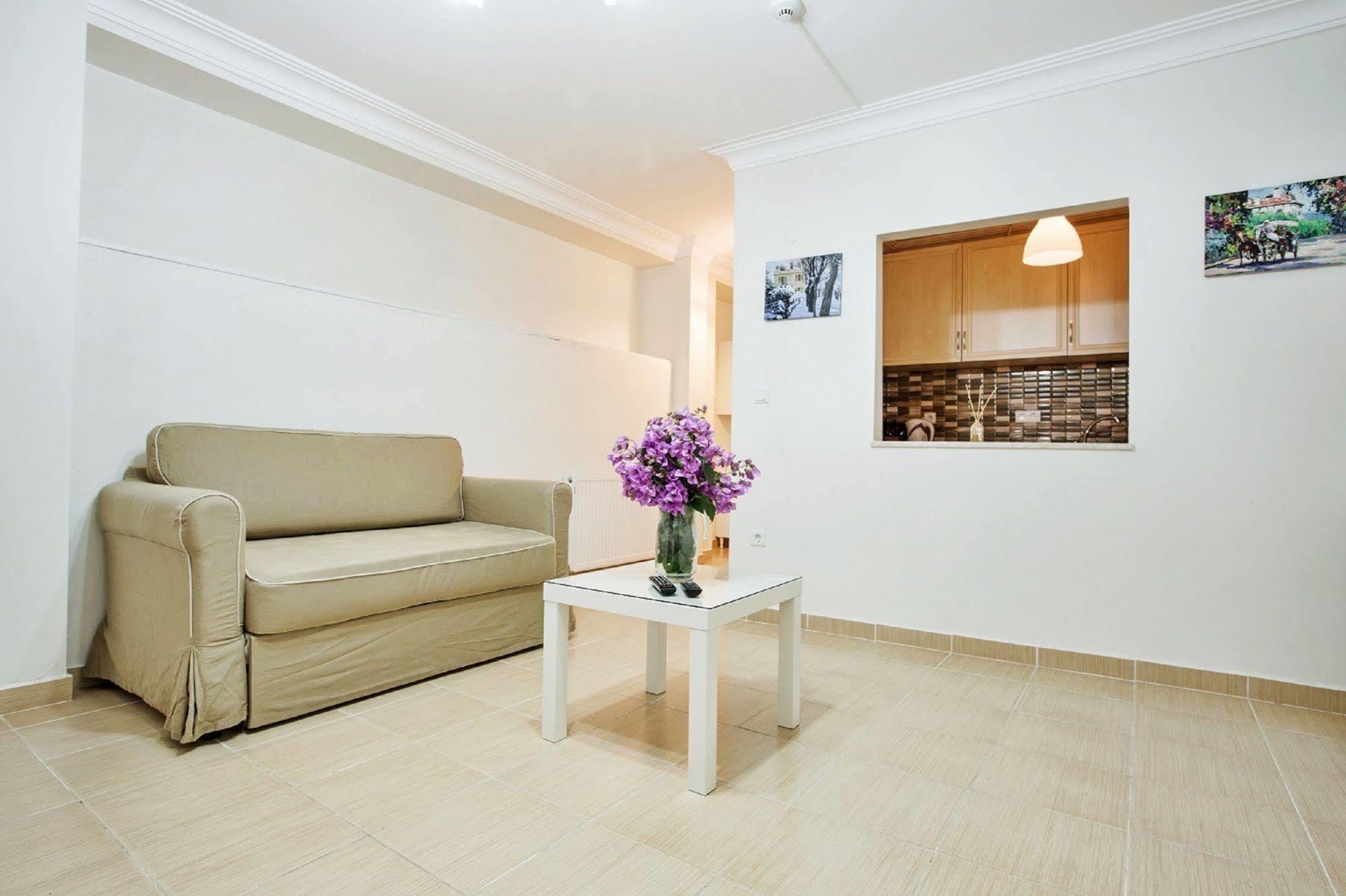 Buyukada Apart Hotel - Sehbal อดาลาร์ ภายนอก รูปภาพ