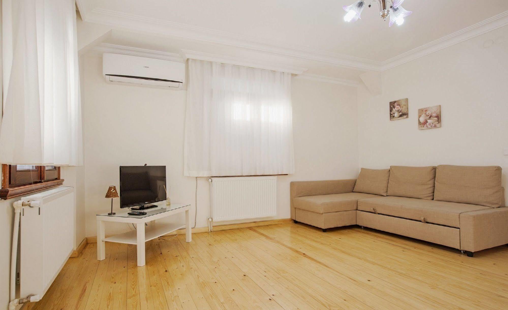 Buyukada Apart Hotel - Sehbal อดาลาร์ ภายนอก รูปภาพ