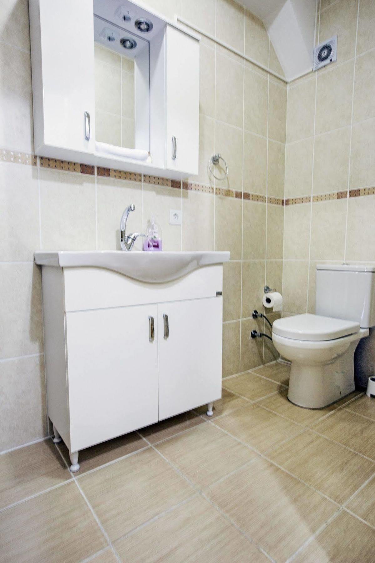 Buyukada Apart Hotel - Sehbal อดาลาร์ ภายนอก รูปภาพ