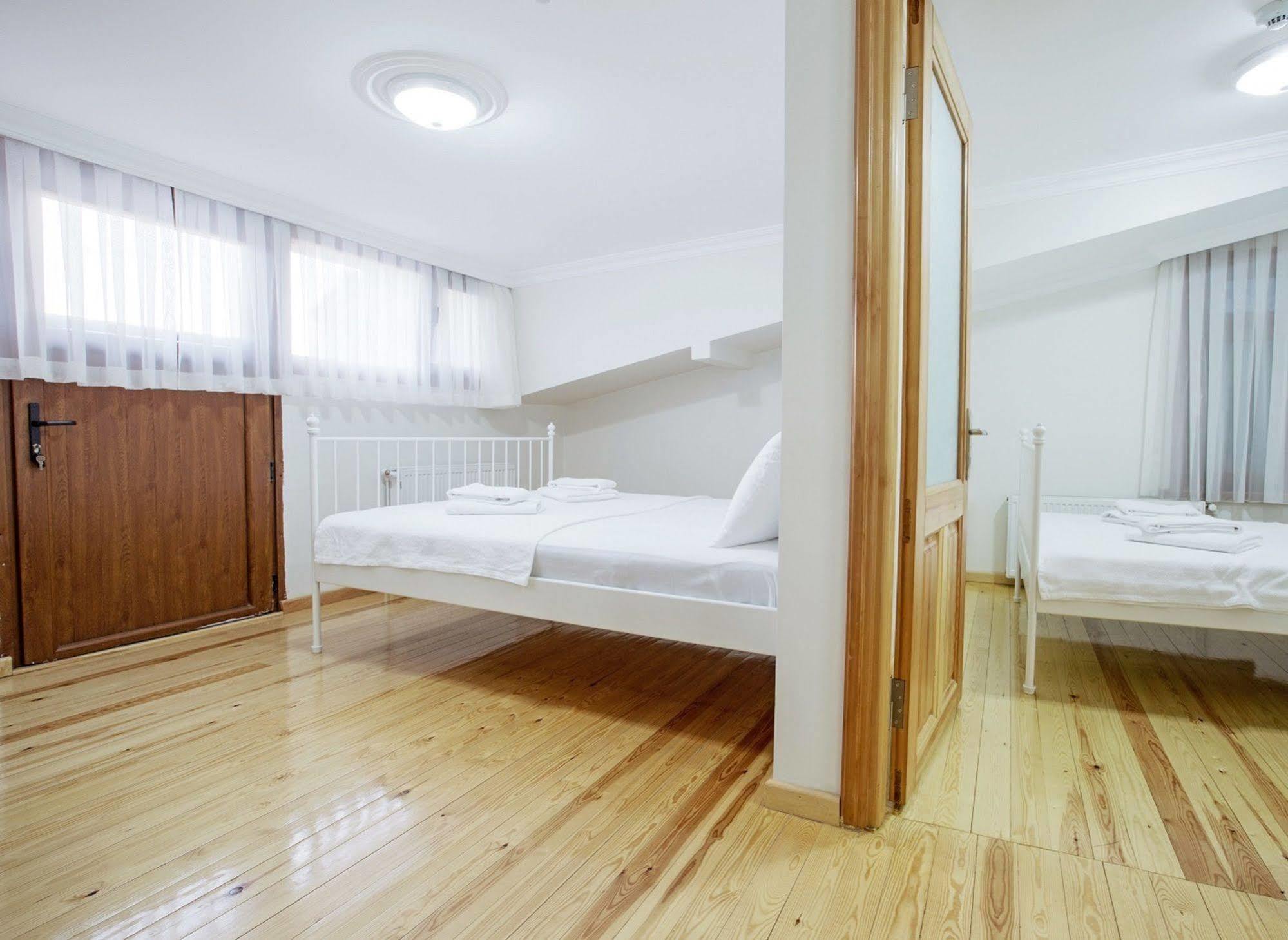 Buyukada Apart Hotel - Sehbal อดาลาร์ ภายนอก รูปภาพ
