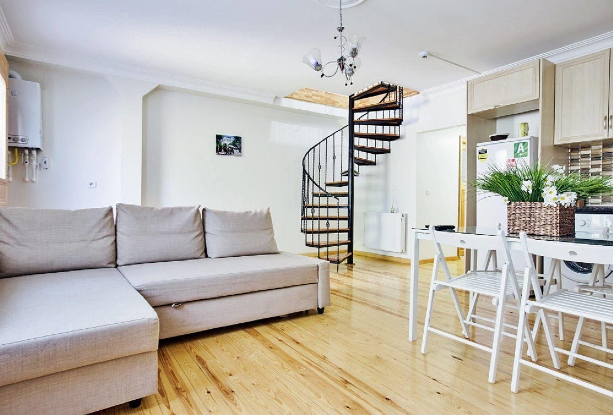 Buyukada Apart Hotel - Sehbal อดาลาร์ ภายนอก รูปภาพ