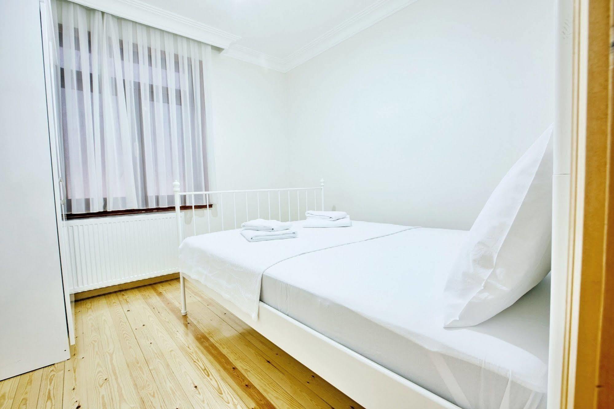 Buyukada Apart Hotel - Sehbal อดาลาร์ ภายนอก รูปภาพ