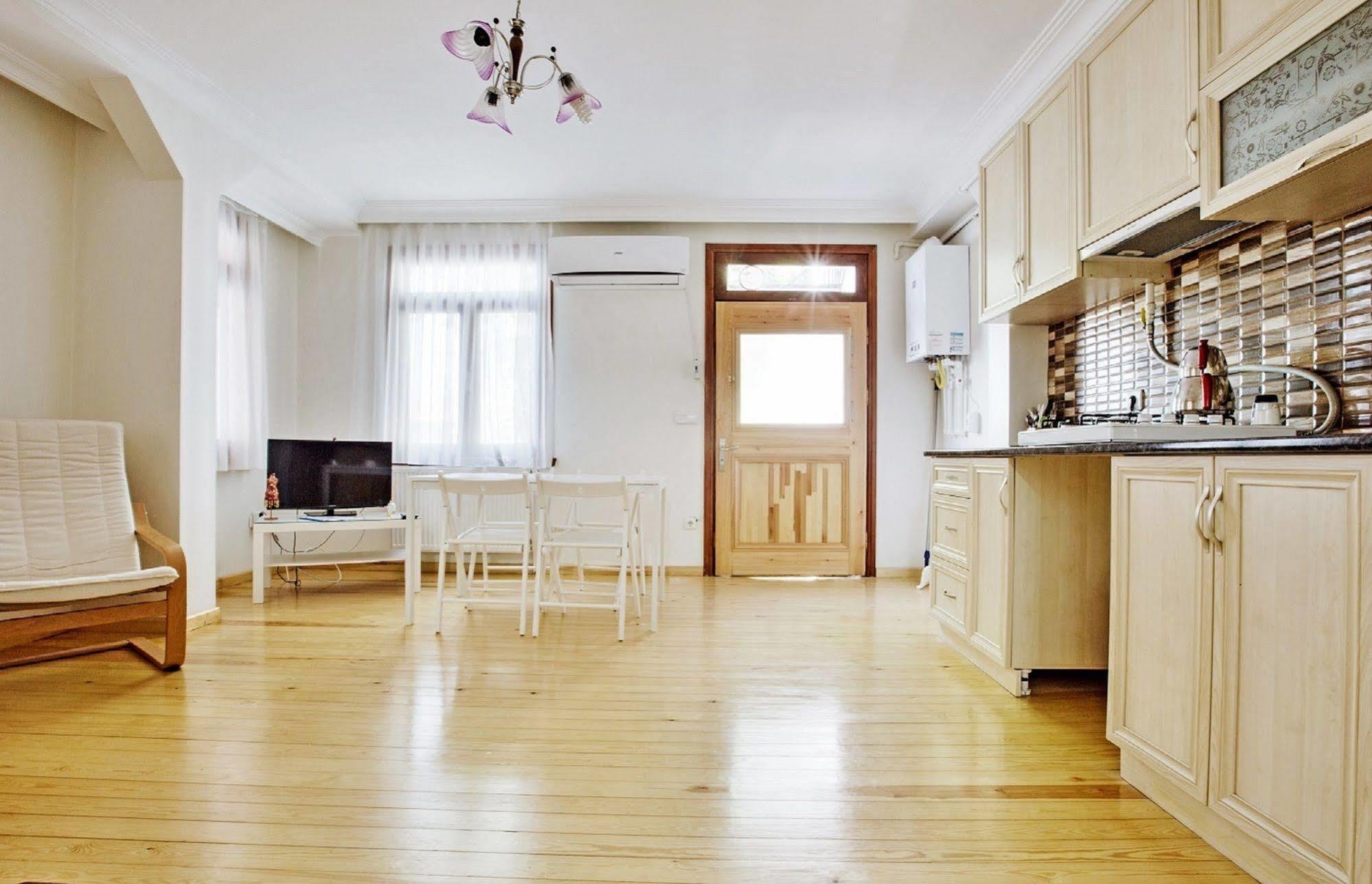 Buyukada Apart Hotel - Sehbal อดาลาร์ ภายนอก รูปภาพ